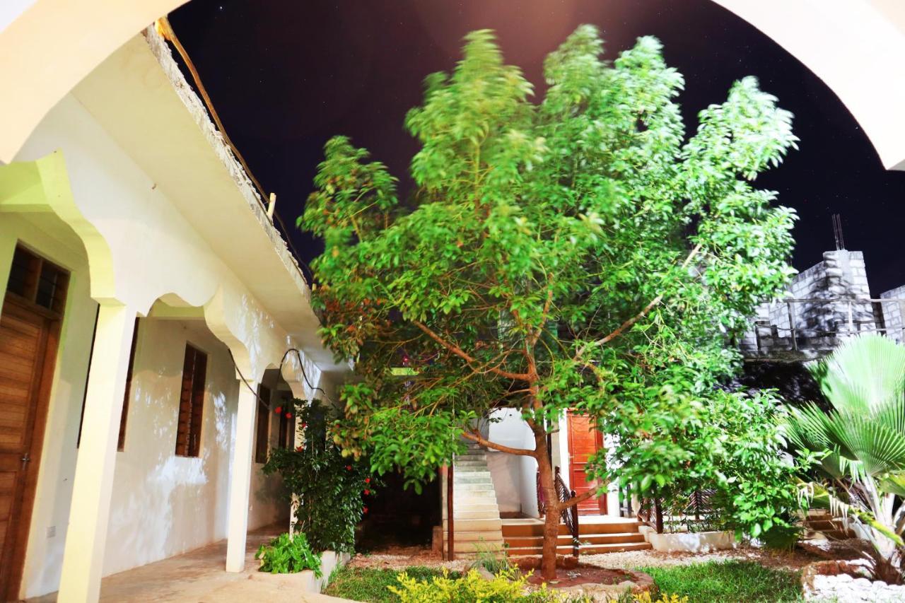 نونغوي Darwesh Nyumba Lodge المظهر الخارجي الصورة
