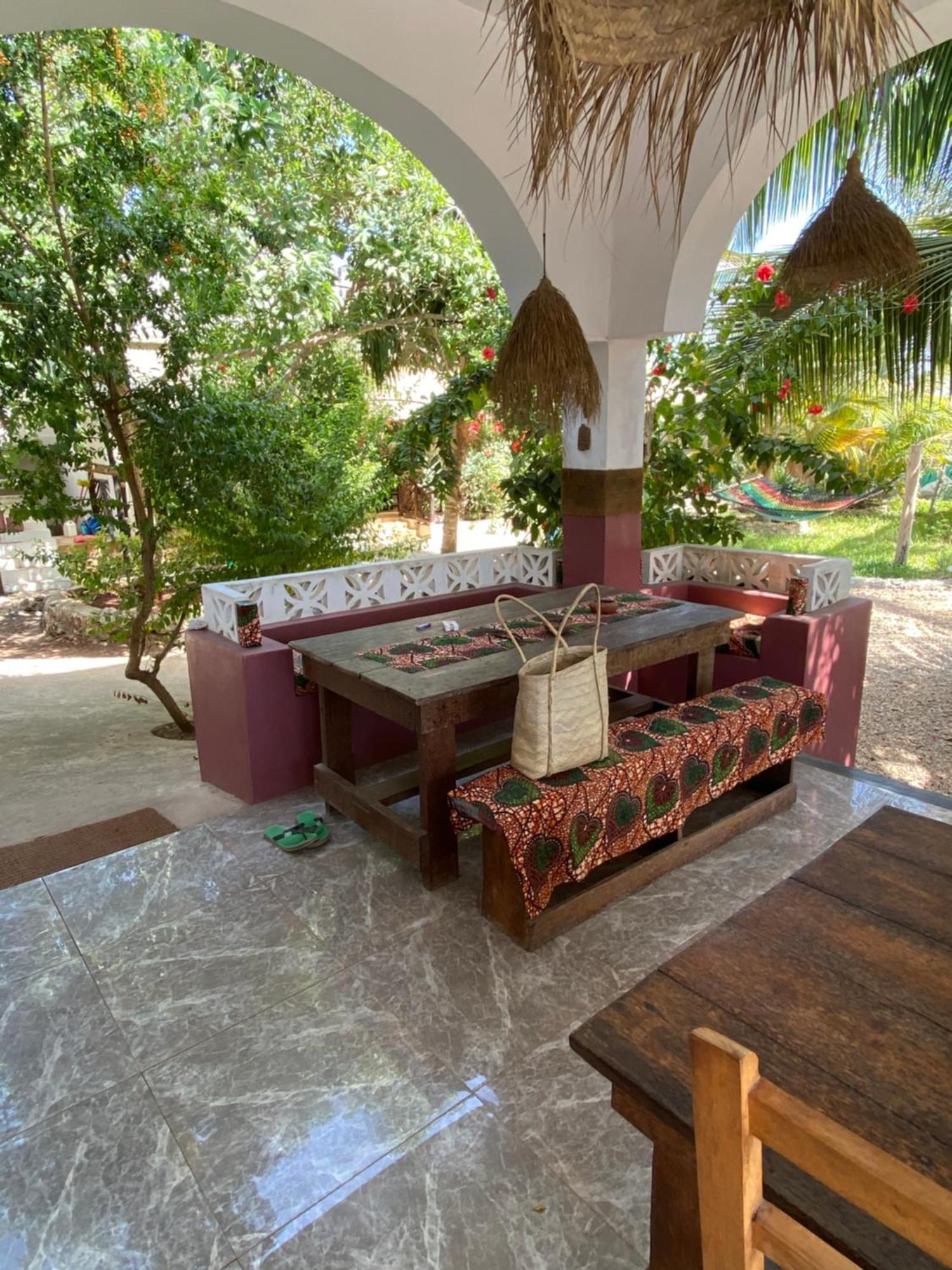 نونغوي Darwesh Nyumba Lodge المظهر الخارجي الصورة